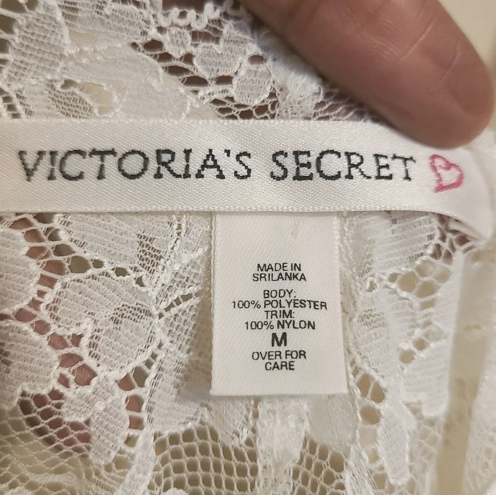 Victoria's Secret | Women's White Strappy Lace Chemise Gown (Size Medium)